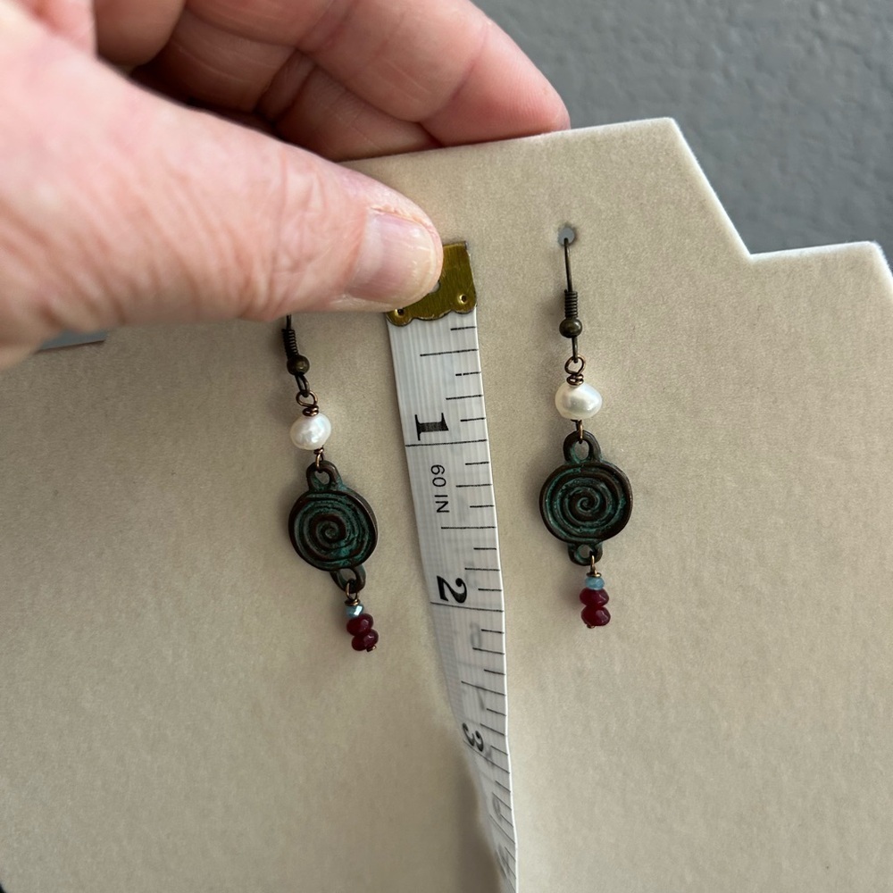 Multi colored earrings. Red bead pearl like bead. Swirl design - Picture 5 of 5